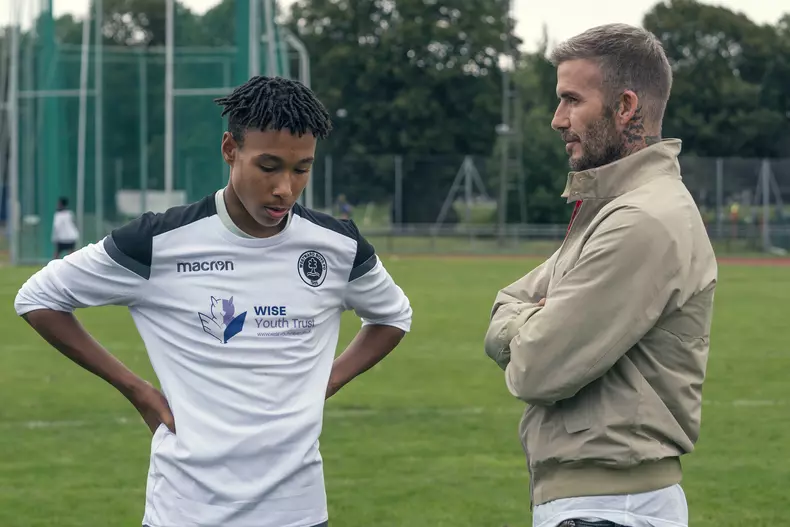 david-beckham-salveaza-echipa-10