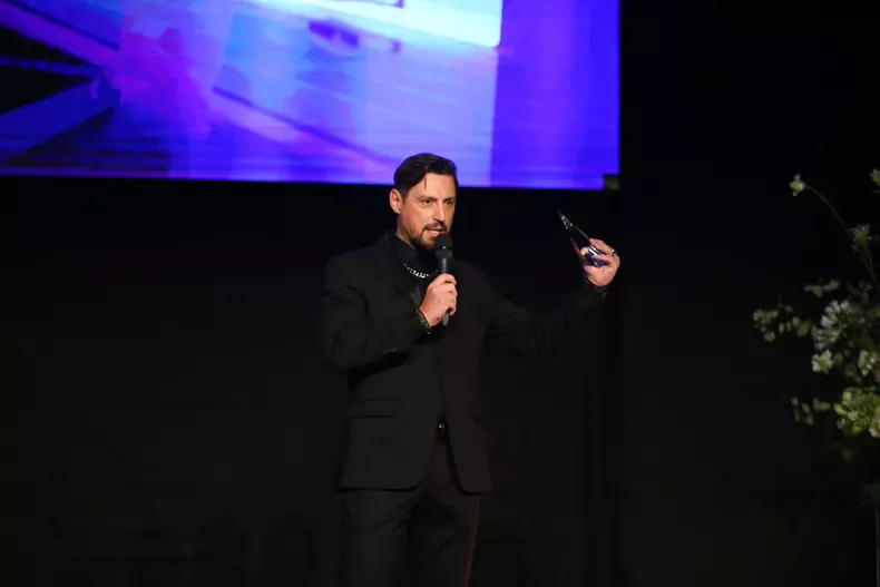 „Survivor-Romania-a-castigat-premiul-TVMania-pentru-„Cel-mai-bun-reality-show-cu-celebritati.-Ce-a-declarat-Daniel-Pavel-6