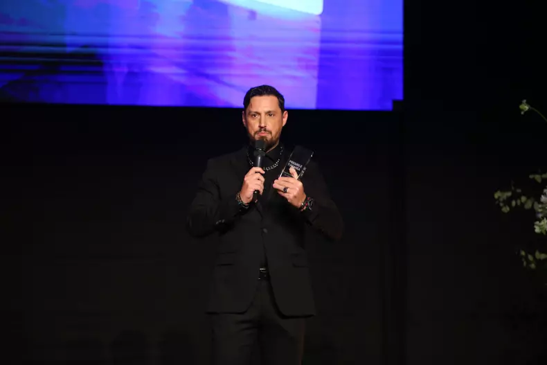 „Survivor-Romania-a-castigat-premiul-TVMania-pentru-„Cel-mai-bun-reality-show-cu-celebritati.-Ce-a-declarat-Daniel-Pavel-7