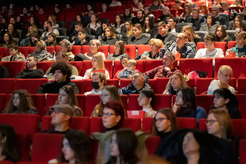 2-2-fac-cat-vreau-eu-un-eveniment-cu-si-despre-copii.-10