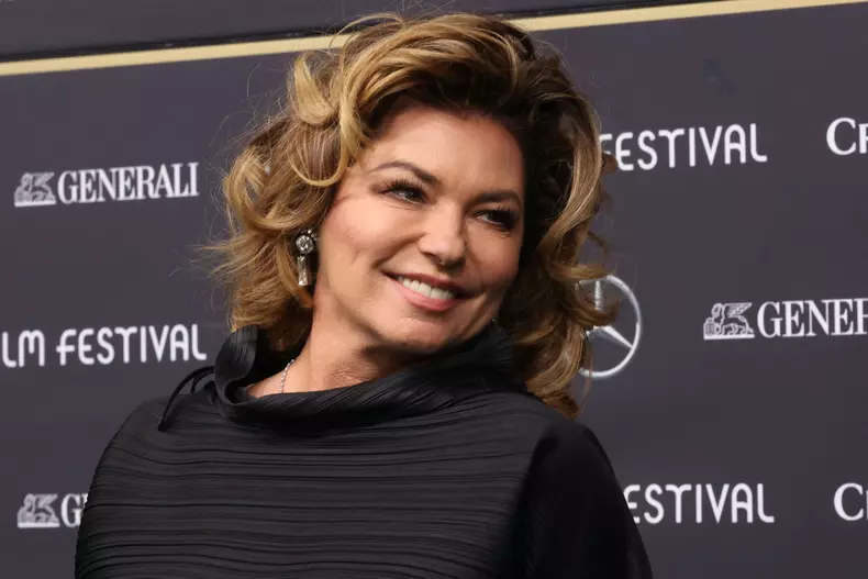 Gestul șocant făcut de Shania Twain. Ce a făcut ca să scape de agresiunea sexuală din partea tatălui vitreg