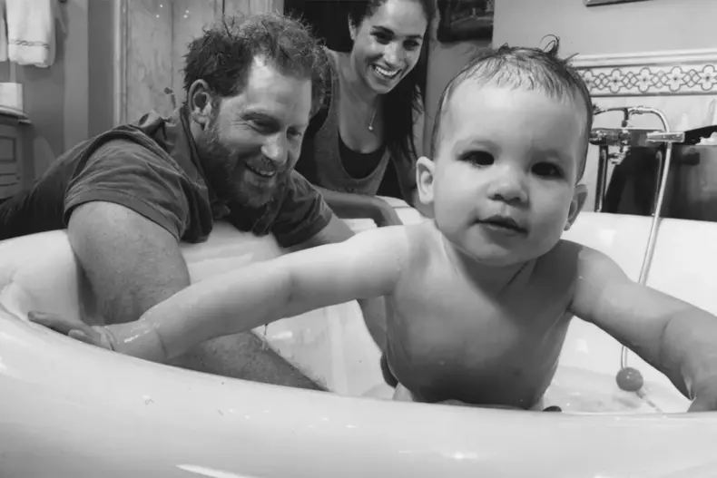 Fotografiile cu Archie și Lilibet pe care prințul Harry și Meghan Markle le-au ținut ascunse până acum. Ce detalii au ieșit la iveală