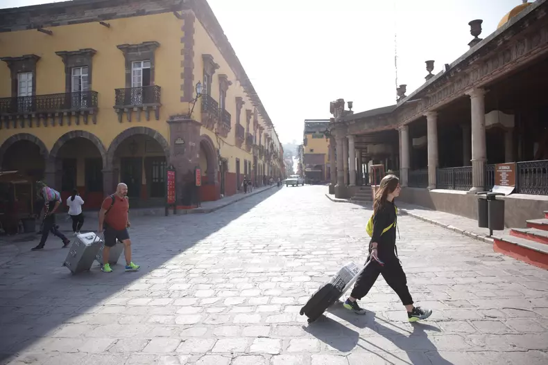 America-Express-Premiera