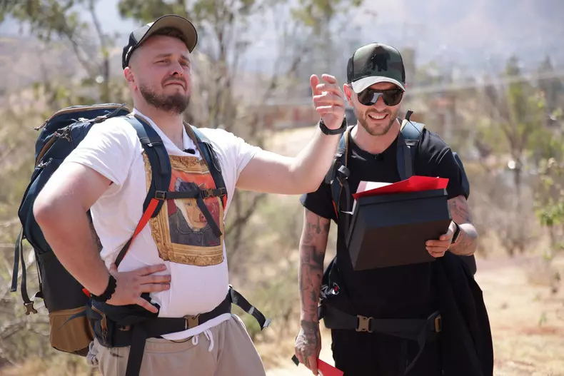 america-express_nelu-cortea-si-catalin-bordea-1