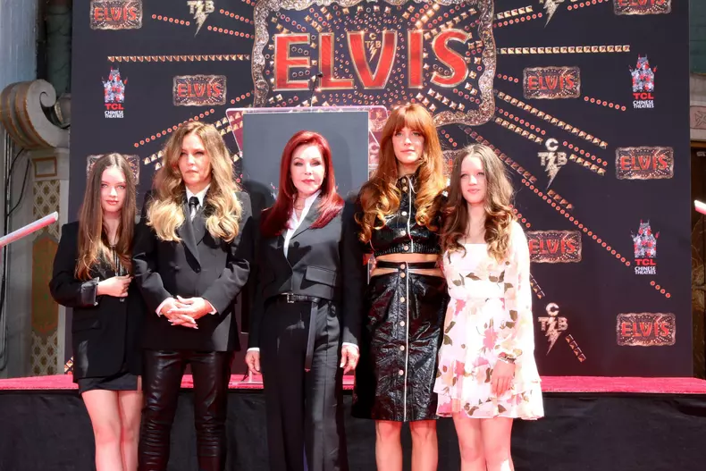Nepoata lui Elvis, Riley Keough, a devenit mamă