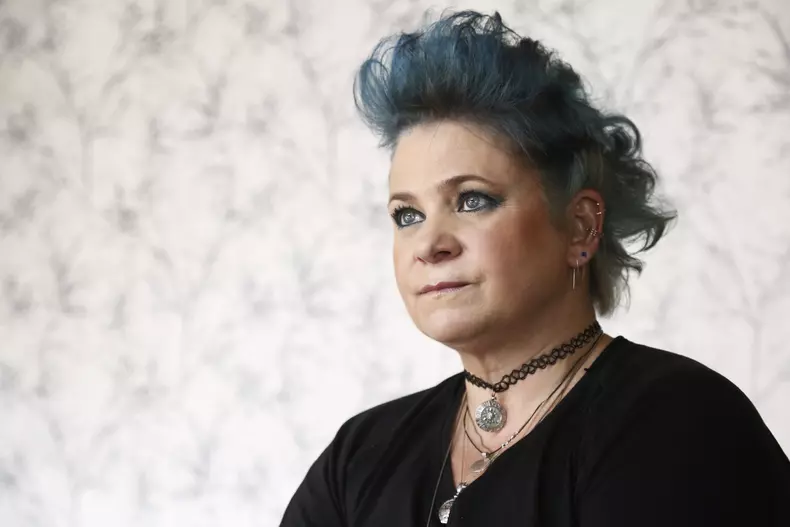 Anca Sigartău, schimbare radicală de look pentru rolul El Capitan din Lia – Soţia soţului meu (2)