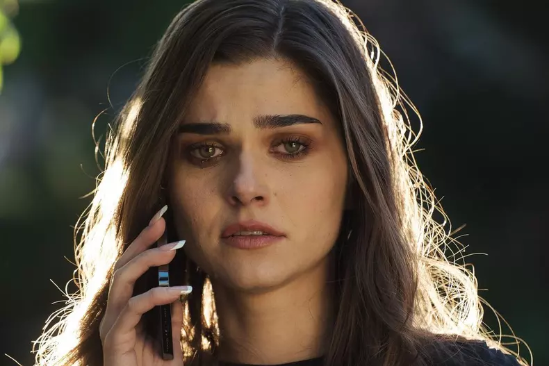 Ce face Theo Rose pe platourile de filmare de la „Clanul”, chiar dacă este însărcinată