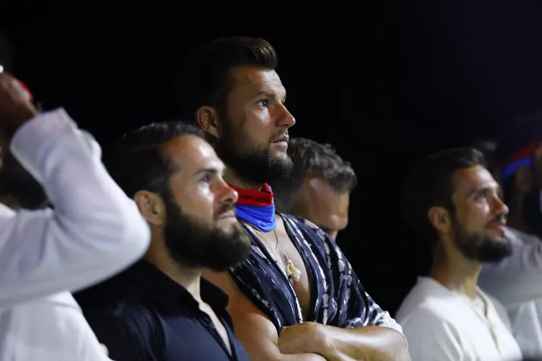 Reactii-anunt-Taino-2