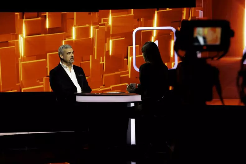 aurelian temisan 40 de intrebari cu denise rifai