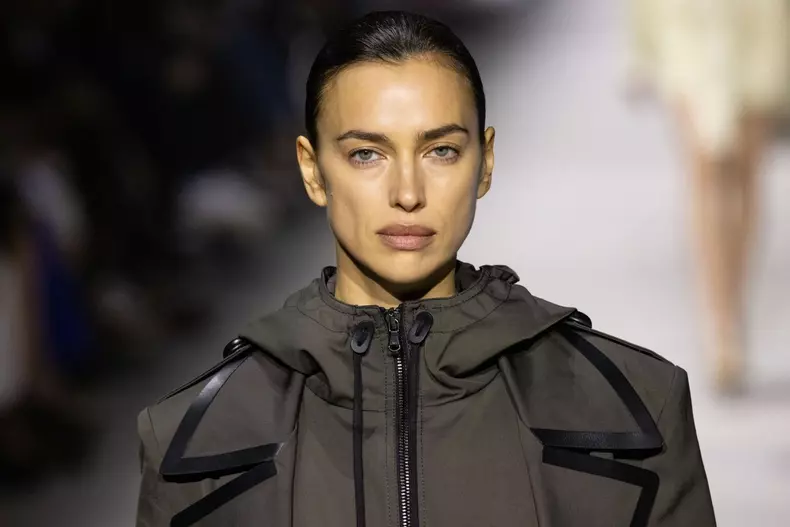 Leonardo DiCaprio, surprins alături de fosta iubită a lui Bradley Cooper. Ce au remarcat fanii