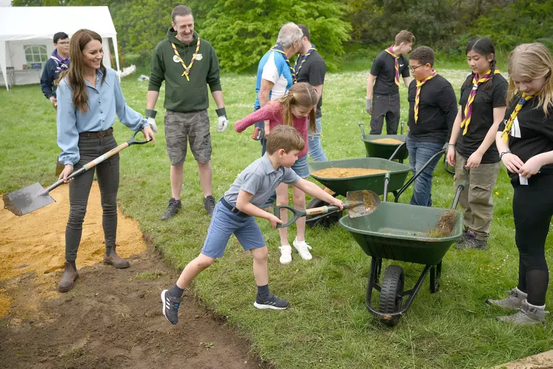 Ce poreclă amuzantă are prințul Louis. Kate Middleton a dezvăluit cum își alintă mezinul