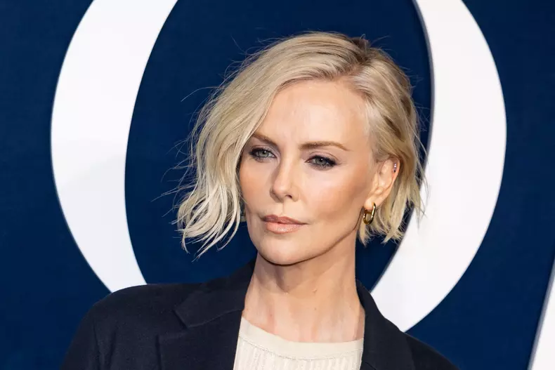 Cine este noul iubit al lui Charlize Theron