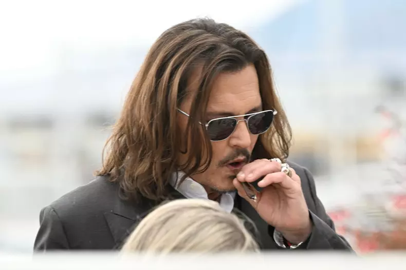 Johnny Depp, în mijlocul unei noi controverse la Cannes. Motivul pentru care actorul a fost aspru criticat