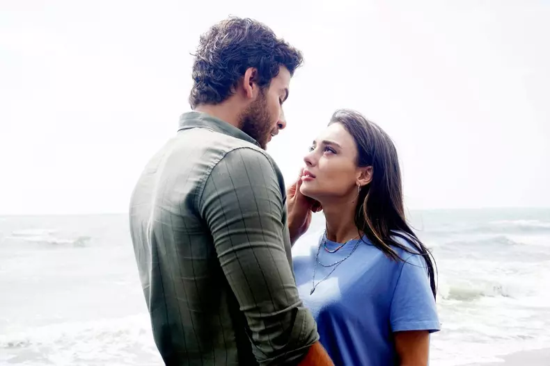 Kanal D a uitat de „Melek”. Anunțat de două ori în doi ani, serialul nu are încă dată de lansare