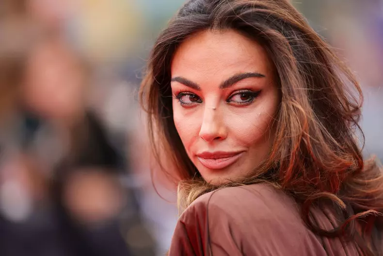 Mădălina Ghenea, apariție senzuală la Cannes. A participat la premiera noului film al lui DiCaprio