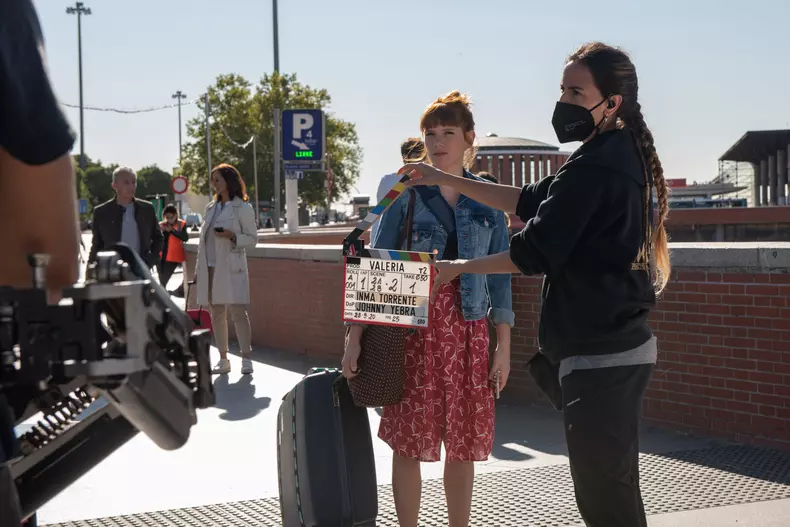 netflix-a-anuntat-cand-incepe-valeria-sezonul-3-2