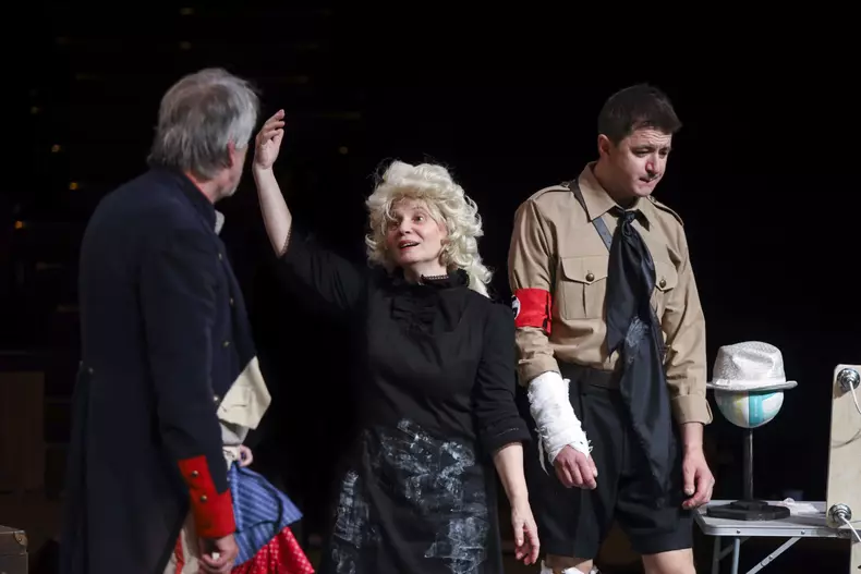 CReatorul de teatru 3