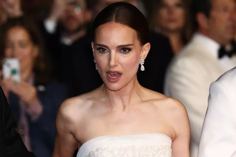 Natalie Portman, înșelată cu o tânără de 25 de ani