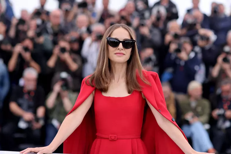 Natalie Portman, înșelată cu o tânără de 25 de ani