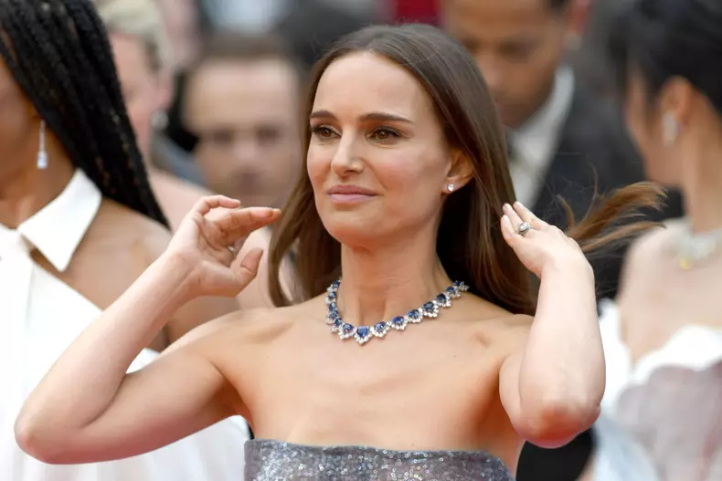 Natalie Portman, înșelată cu o tânără de 25 de ani