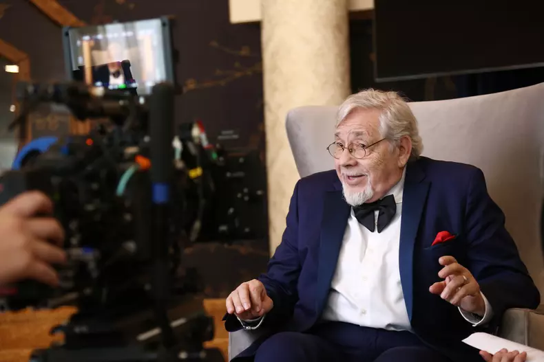 Sergiu Cioiu, invitat special în serialul „Lasă-mă, îmi place! Camera 609”, de la Antena 1. Ce rol va juca