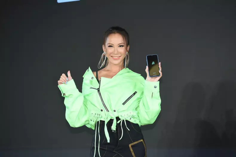 Coco Lee glams up Line music promotional event in Taipei
