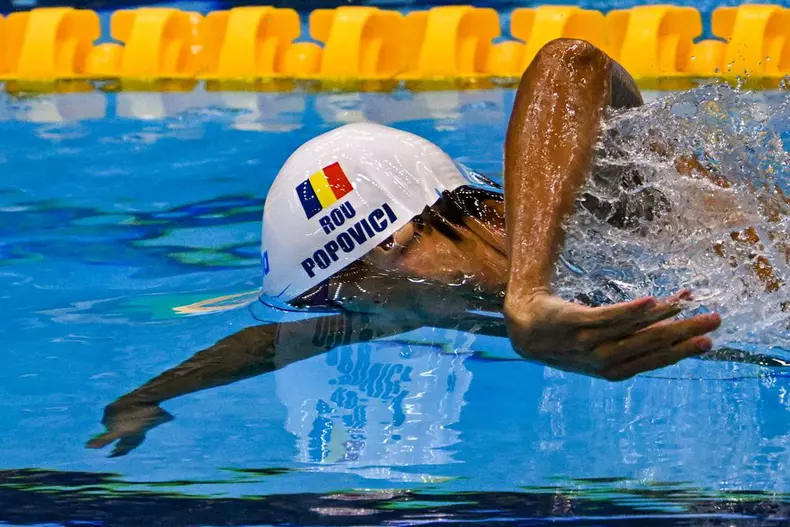Cine transmite azi finala probei de 200 de metri liber de la Campionatele Mondiale de înot. David Popovici, favoritul probei