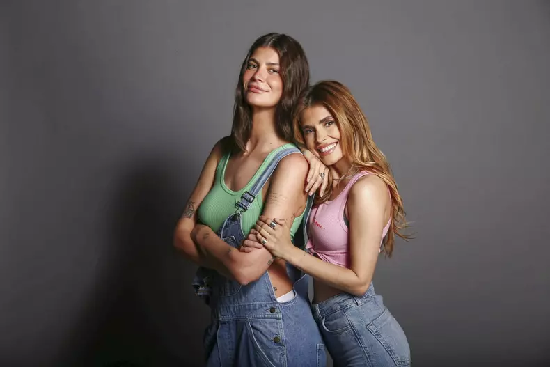 laura-giurcanu-si-sanziana-negru