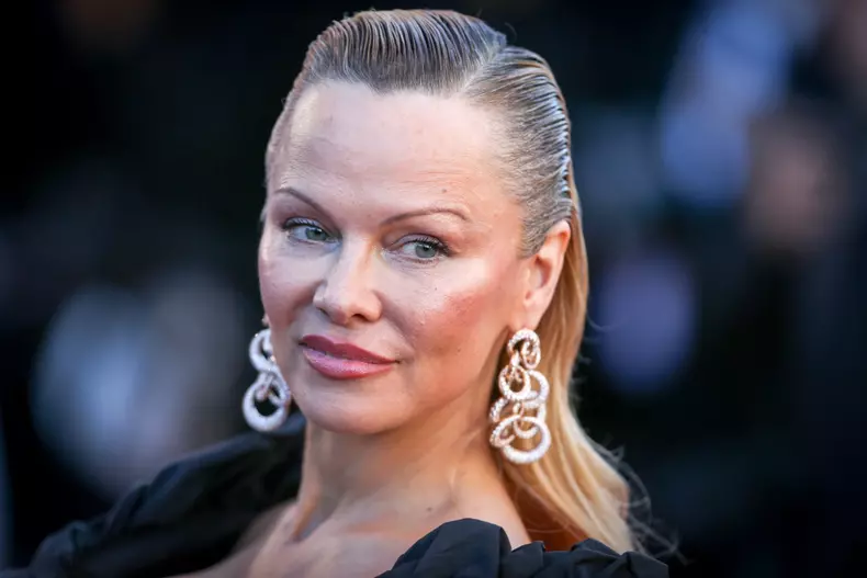 pamela anderson la cannes