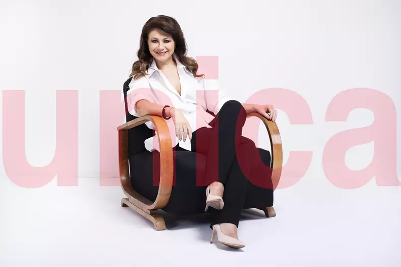 Corina Danila revista Unica 4