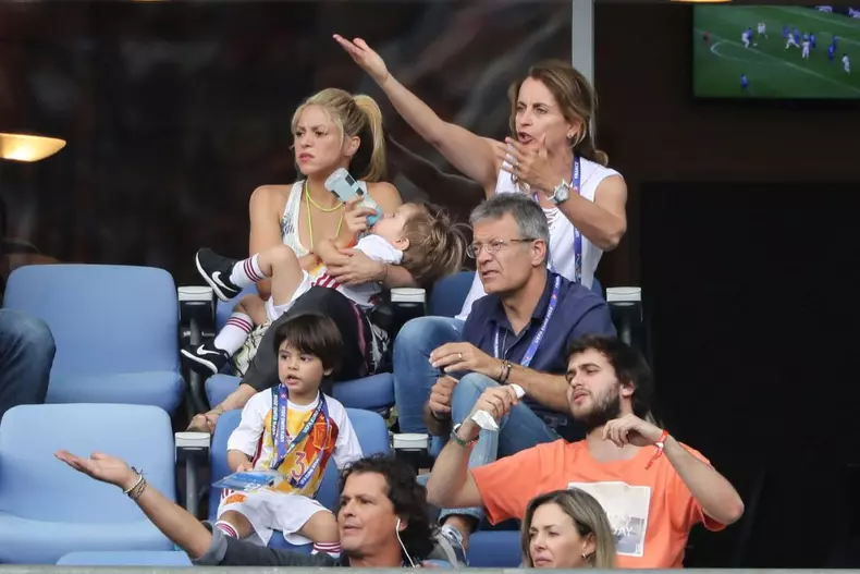 Shakira cu părinții lui Pique