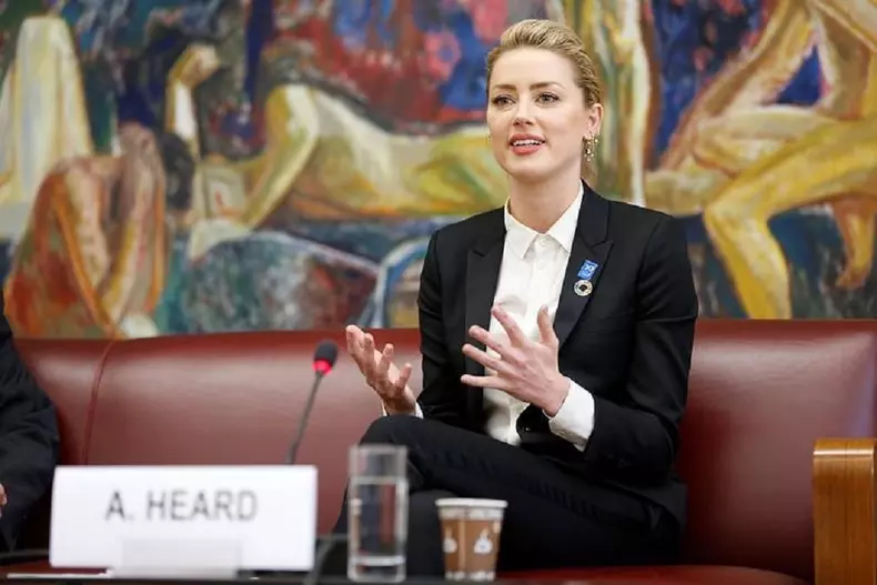 amber-heard4