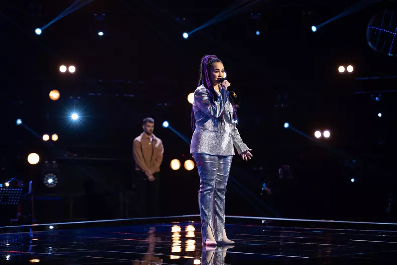 ana-stanciulescu-pe-scena-la-editia-live-vocea-romaniei-1