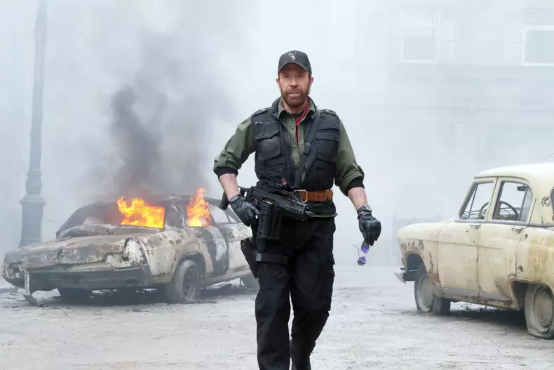 Escenas de la pelicula EMrcenarios 2.