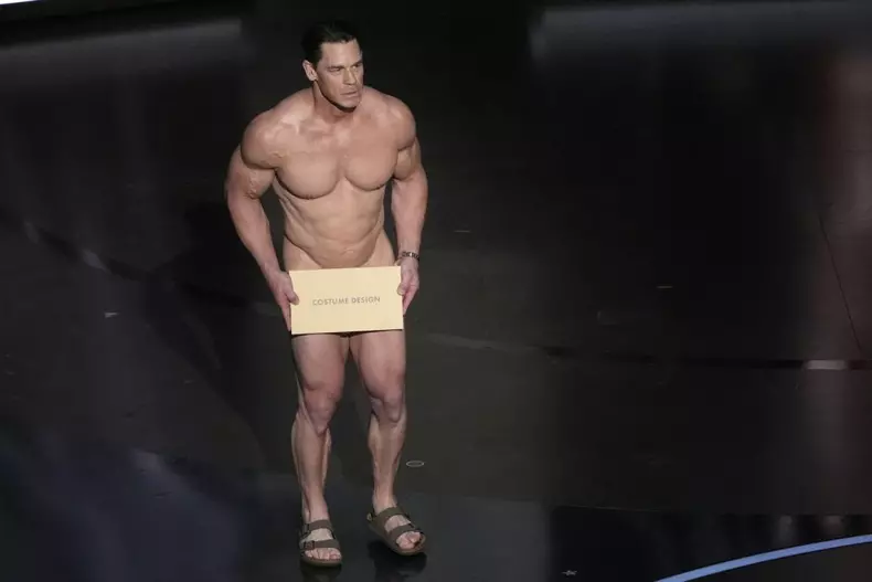John Cena, dezbrăcat pe scena Oscarurilor