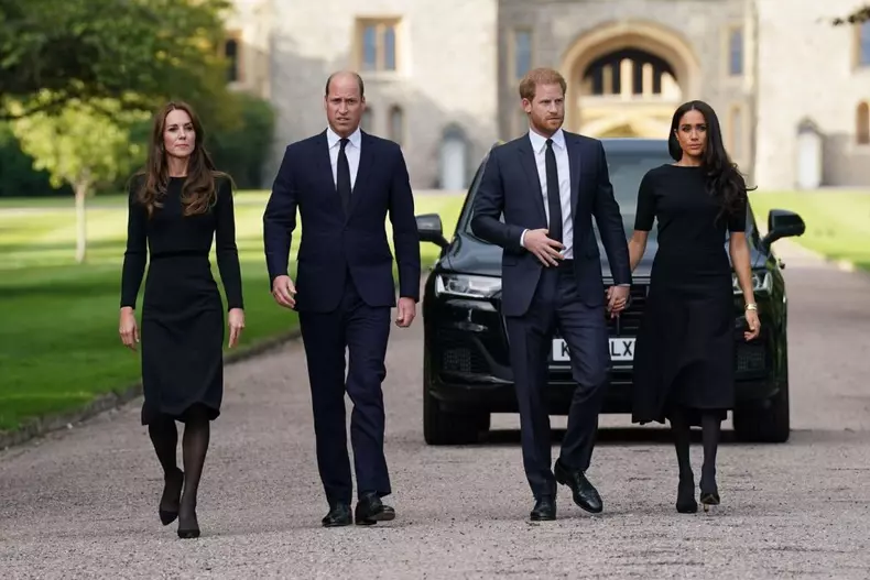 PA REVIEW OF THE YEAR 2022 File photo dated 10/09/22 - The Princess of Wales, the Prince of Wales and the Duke and Duchess of Sussex walk to meet members of the public at Windsor Castle in Berkshire following the death of Queen Elizabeth II on Thursday. I