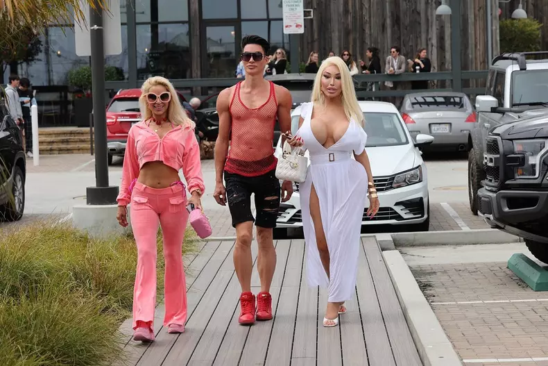 Star-Studded Encounter: Jessica Alves, Justin "Human Ken Doll" Jedica, and Marcela Iglesias Unite at Malibu Starbucks!