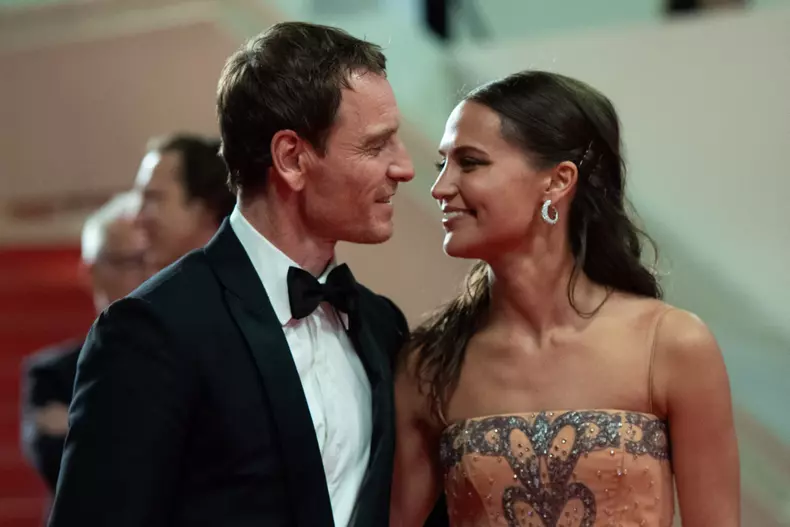 Alicia Vikander și Michael Fassbender