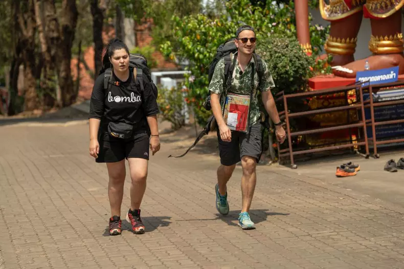 ioana state si mane voicu in asia