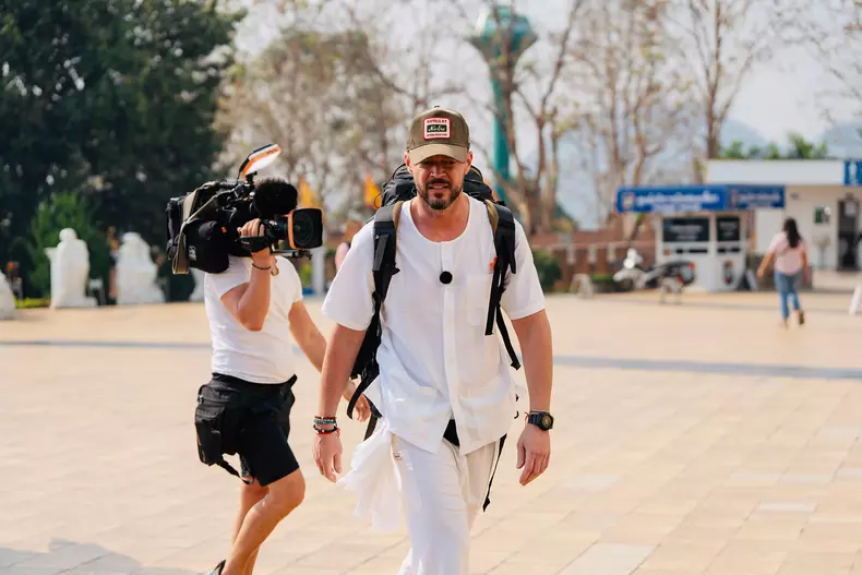 Victor Slav la „Asia Express”