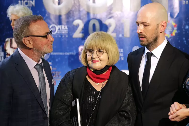 BUCURESTI - PREMIILE UCIN