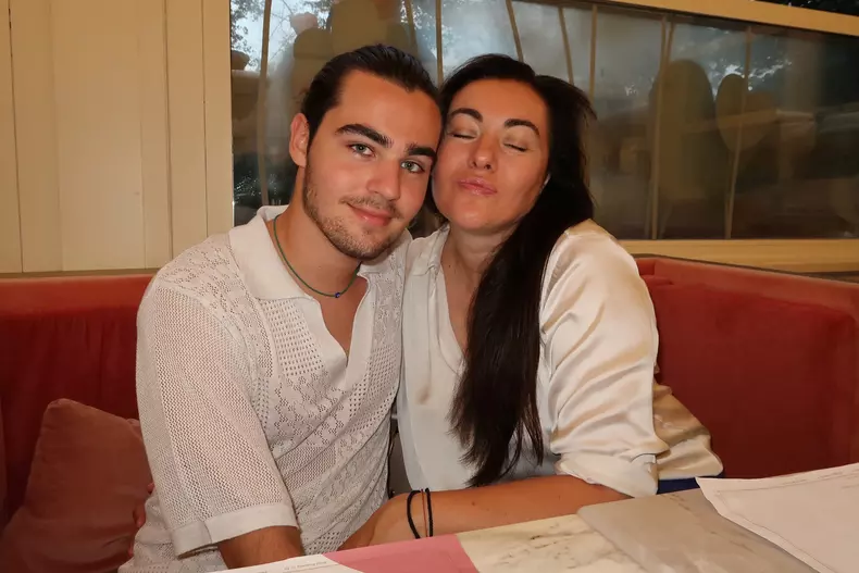 Radu Ștefan Bănică și mama lui, Camelia Constantinescu (3)