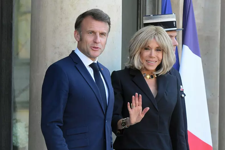 Macron Welcomes Scholz - Paris