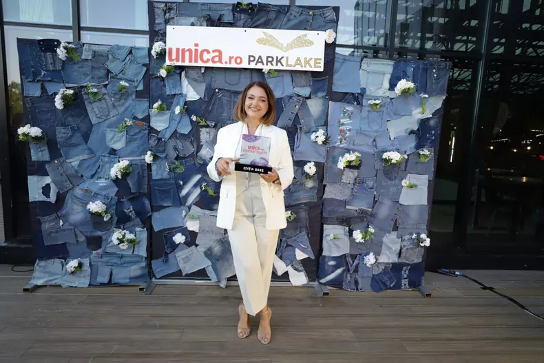 cristina batlan cu premiul