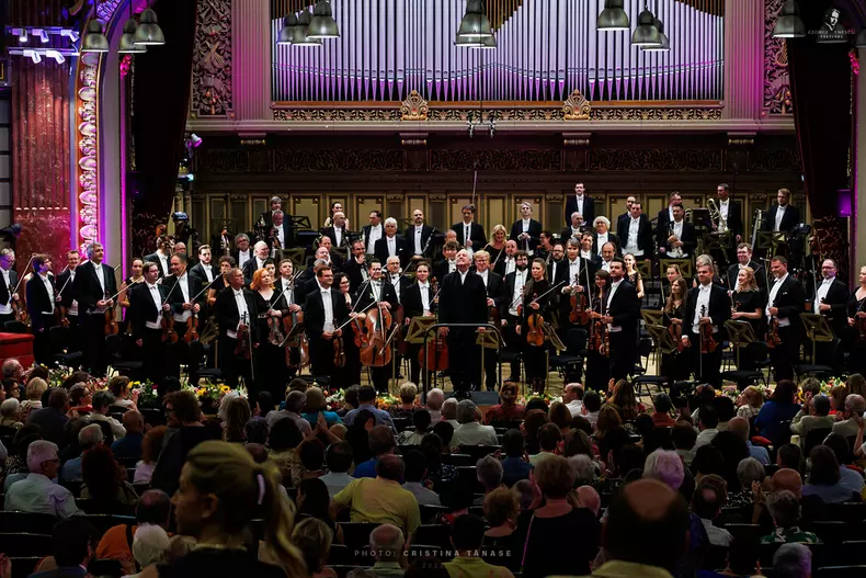 festivalul-enescu-2023.-orchestra-filarmonica-ceha.-dirijor-manfred-honeck.-foto-cristina-tanase.jpeg