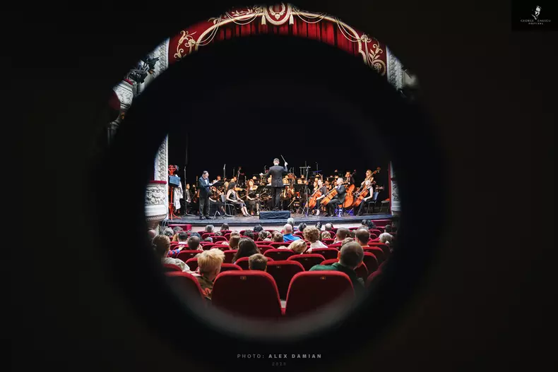festivalul-enescu-2023.-seria-concertelor-pentru-familii-si-copii.-teatrul-odeon.-foto-alex-damian.jpeg