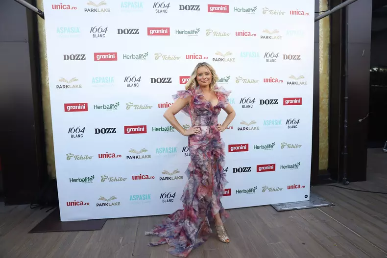 laura cosoi panou 2