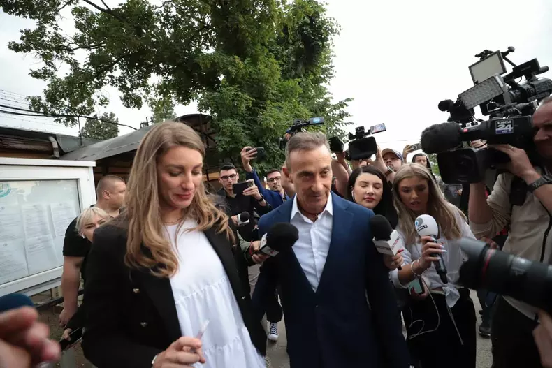 Radu Mazăre și Roxana Mihalache, soția lui (1)