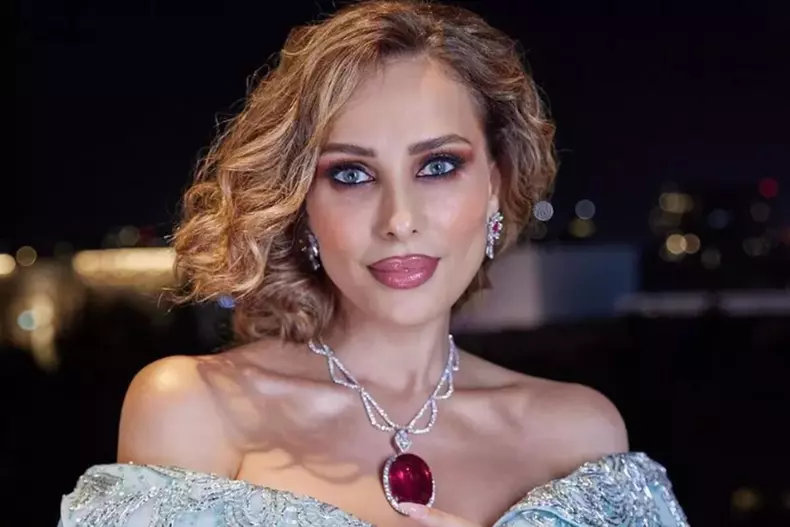 Iulia Vantur