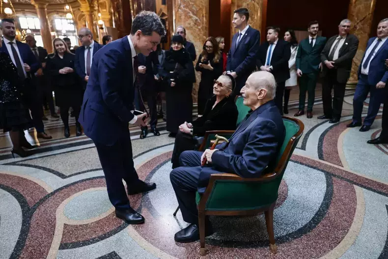 Victor Rebengiuc a primit Premiul România Europeană 2025 de la Asociația Inițiativa pentru Cultură Democratică Europeană (8)
